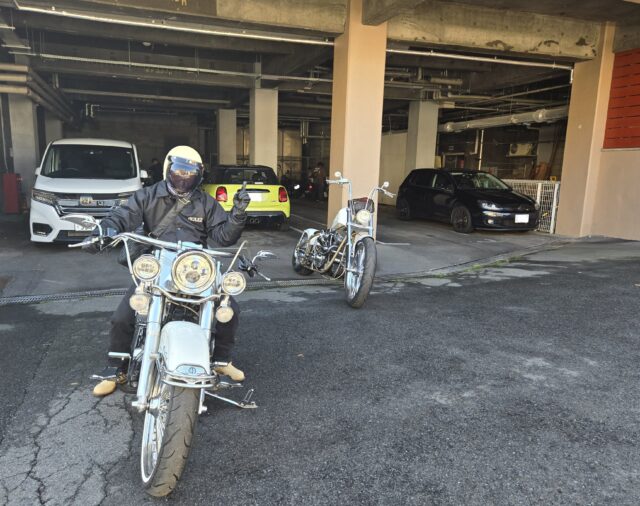 バイクに屋根付駐車場